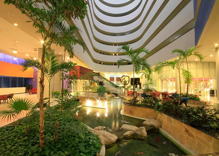 Holiday Inn Monterrey-Parque Fundidora, an IHG Hotel